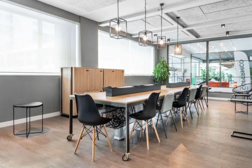 Regus The District